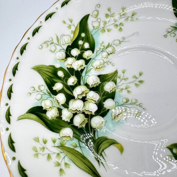 Royal Albert Bone China Lily Of The Valley May Saucer 5.5" Green Replacement Vtg - Picture 6 of 7